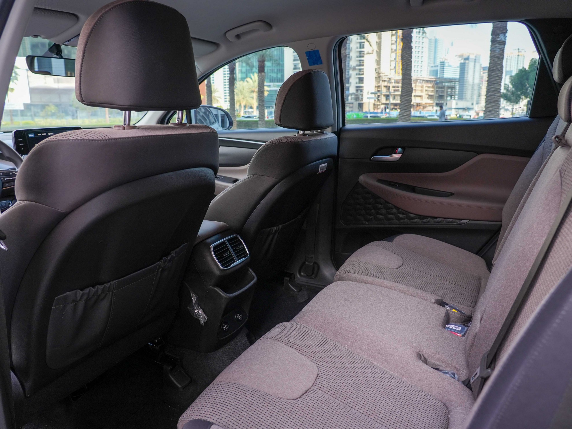 https://www.quickdrive.ae/uploads/2023/02/01/Hyundai Santa Fe 2023 (4).jpg